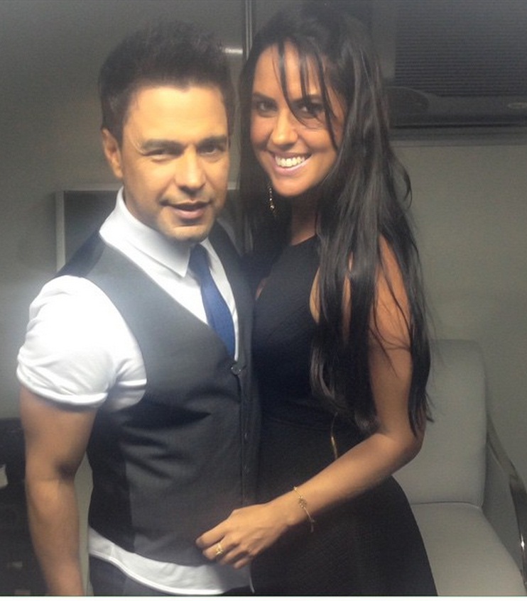  Namorada de Zezé Di Camargo desce do salto e xinga fã de "babaca" 