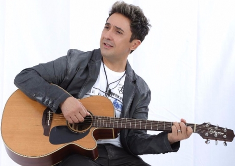 Tom Cleber se apresenta na Cervejaria Rio Negro em dezembro