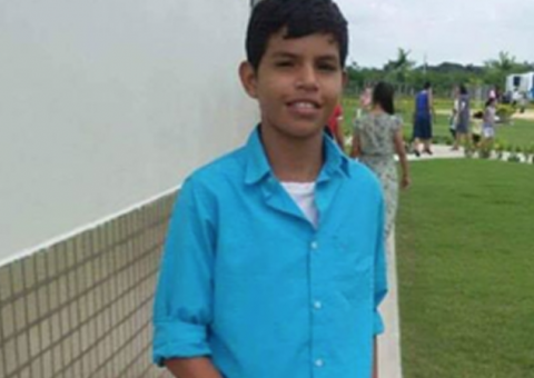 Adolescente sai de casa para passear e desaparece em Manaus