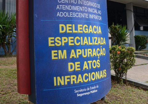 Adolescente é suspeito de estuprar menino de 4 anos em campo de futebol em Manaus