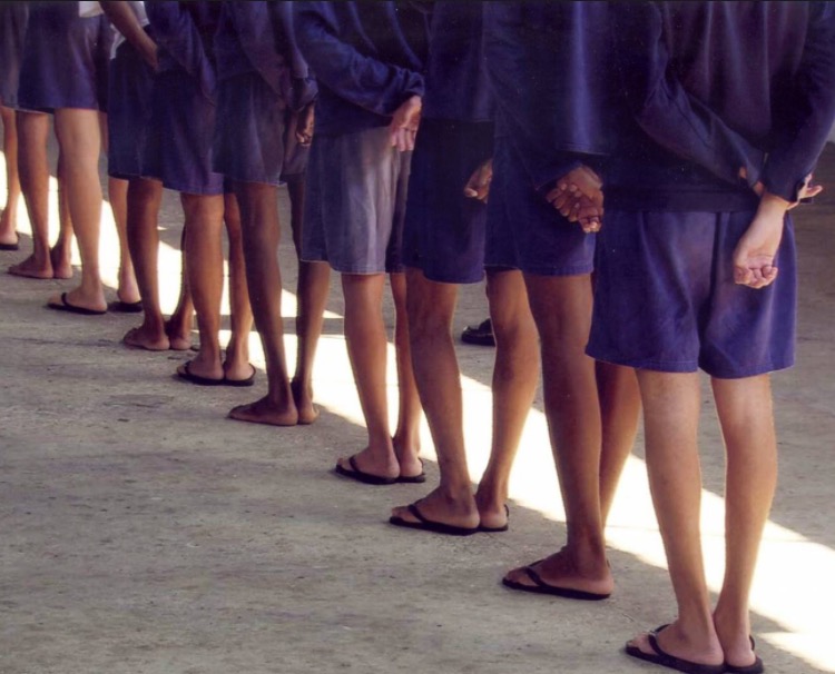 Tráfico de drogas e estupro são os crimes mais comuns entre jovens brasileiros 