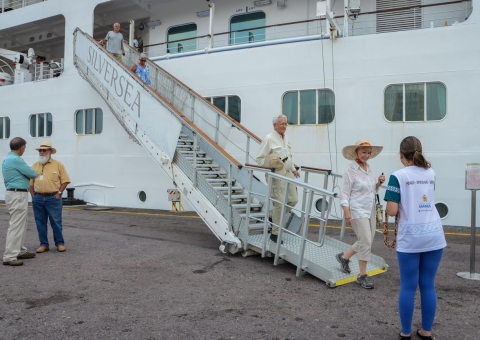 Temporada de Cruzeiros em Manaus recebe terceiro navio 