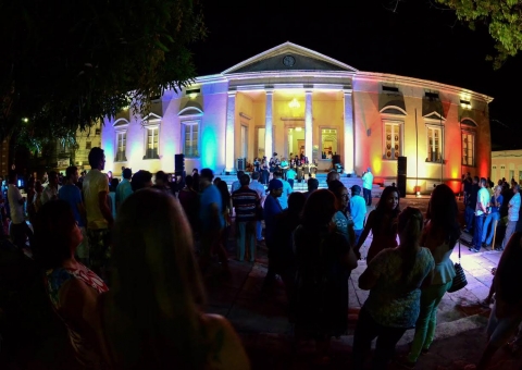 "Natal no Paço” conta com lançamento de livro 