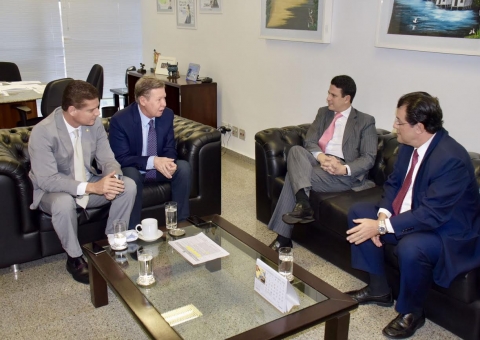 Prefeito Arthur cumpre agenda em Brasília e busca recursos para obras e serviços