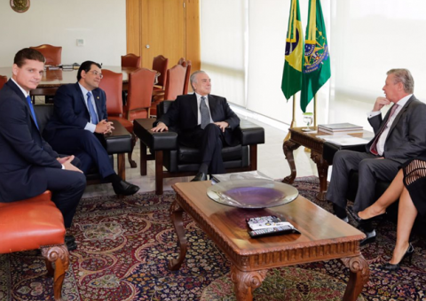 Prefeito se reúne com presidente Temer para negociar liberação de recursos