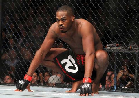 “Bebia até desmaiar”, declara Jones que está afastado do UFC