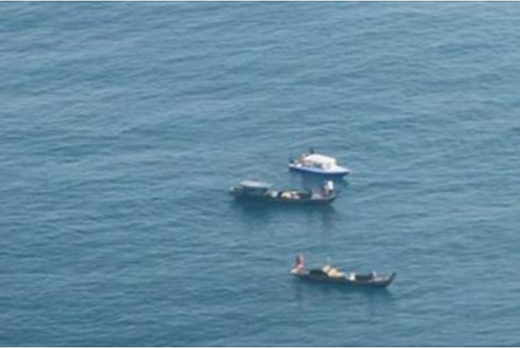 Avião da polícia indonésia cai com 12 passageiros 