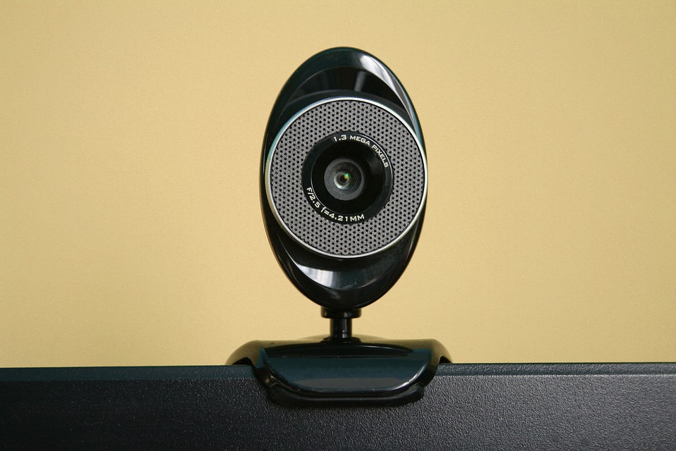 Pessoas que sofrem chantagens de fotos vazadas de webcam dobraram em um ano