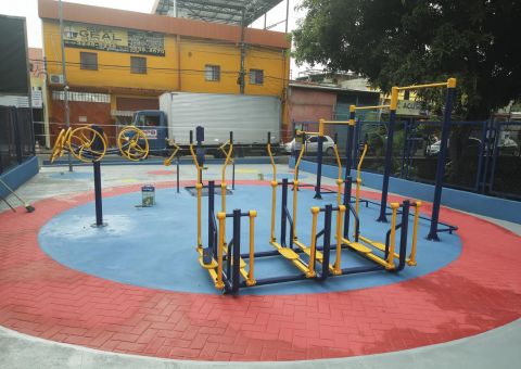 Bairro do Coroado ganha academia ao ar livre híbrida 