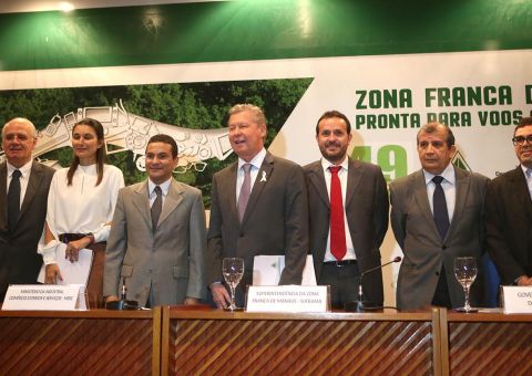 Em reunião com Conselho da Suframa, Arthur fala sobre as melhorias para as ruas do PIM