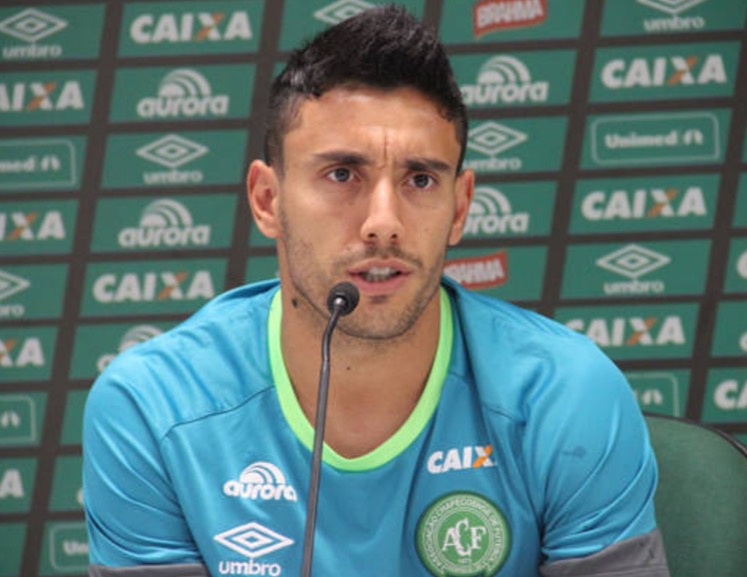 Sobrevivente do voo da Chape, Alan Ruschel manda recado em vídeo