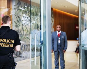 O País apodreceu. Mas pode ficar pior com os heróis da desesperança