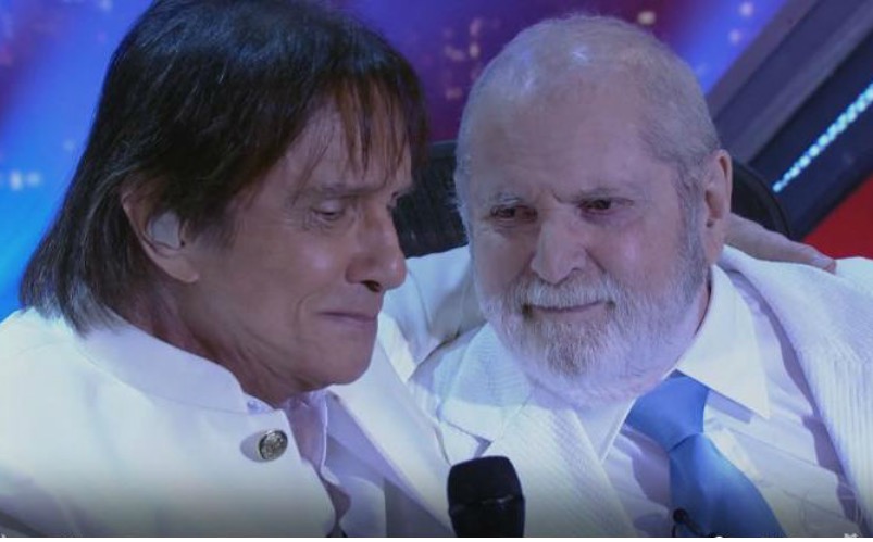 Jô Soares e Roberto Carlos choram em programa e emocionam público