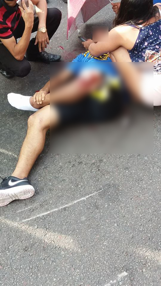 Motociclista é arremessado ao ser atingido por carro em Manaus