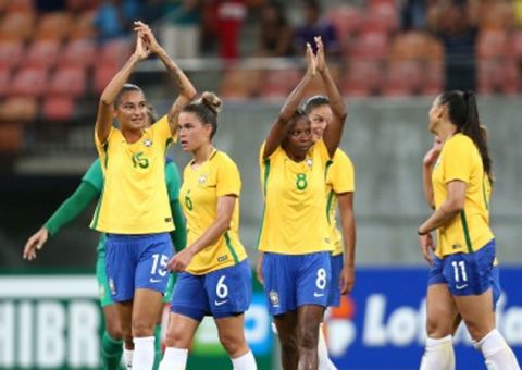 Brasil detona Rússia e está na final de Torneio Internacional