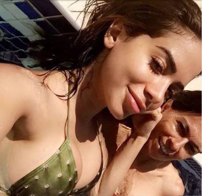 Anitta mostra foto rara em que aparece com os pais e o irmão
