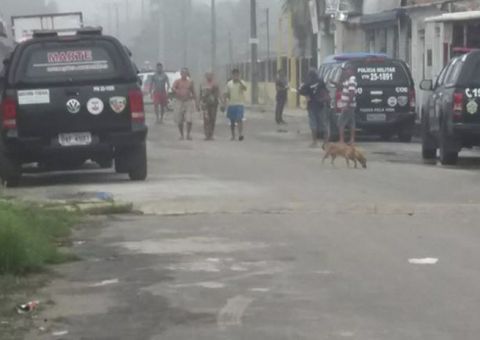  Famílias são retiradas de terreno invadido na Zona Norte de Manaus 