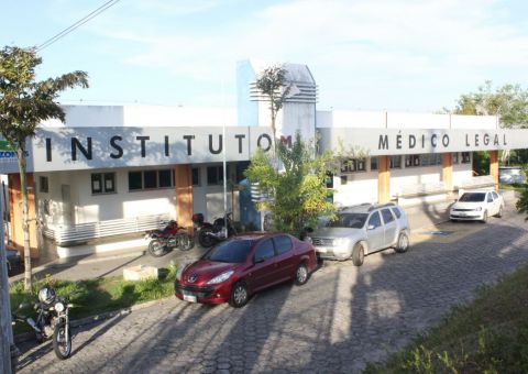 Homem é executado com dez tiros na frente de sua casa na Zona Centro-Sul de Manaus 