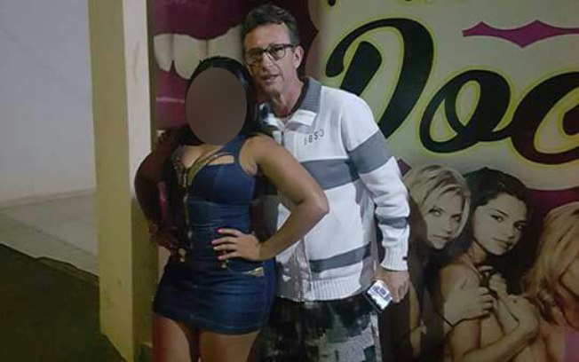Comentarista Neto desabafa após ter  fotos vazadas em bordel