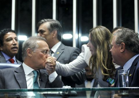 Senado aprova projeto que regulamenta supersalários do funcionalismo 