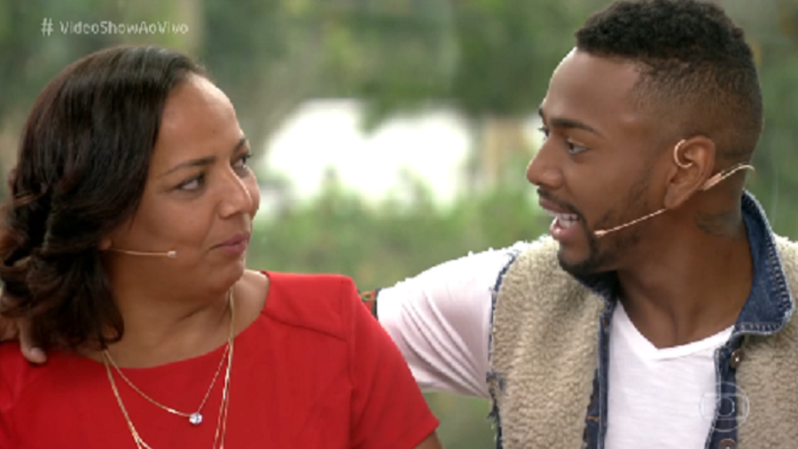 Nego do Borel deixa mãe constrangida ao fazer pergunta indiscreta no “Vídeo Show”