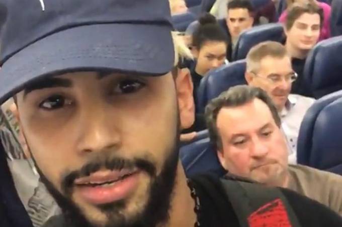 Youtuber é expulso de avião por falar árabe ao telefone 