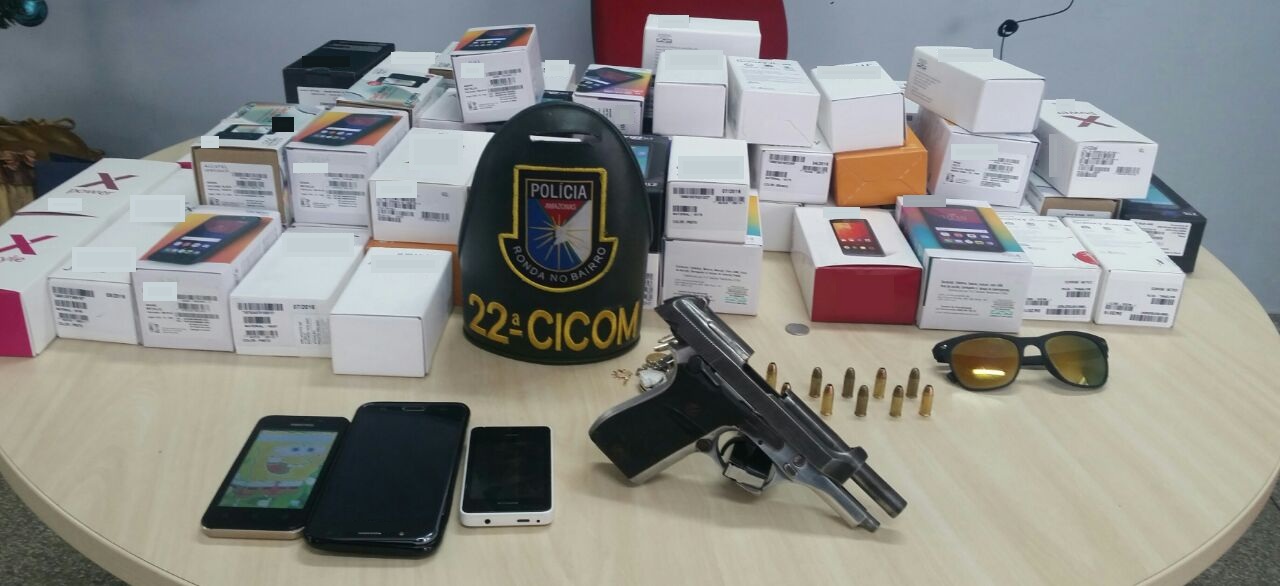 Dupla é presa após manter funcionários aprisionados e assaltar loja em Manaus