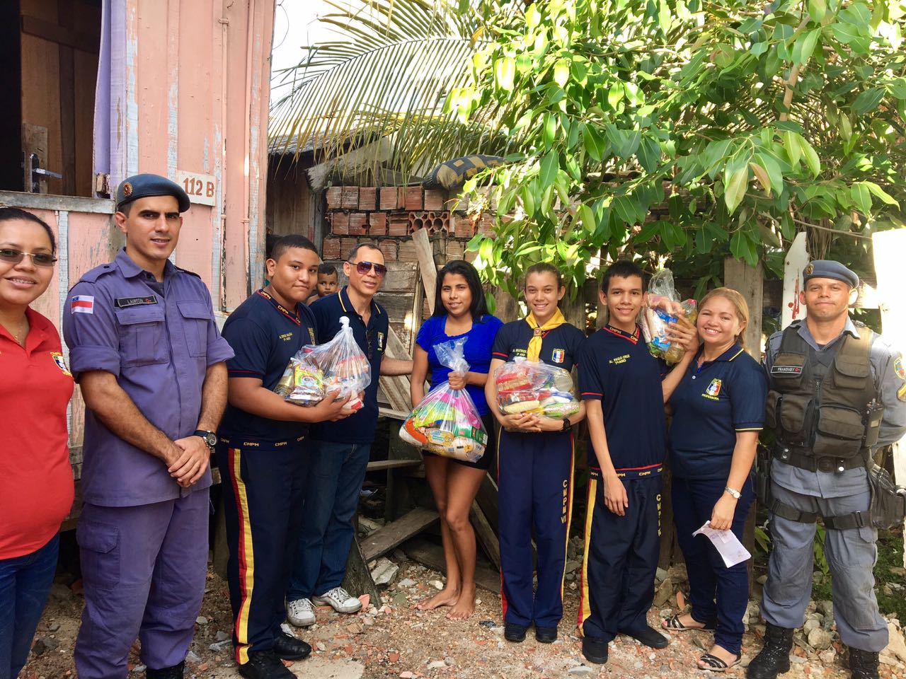 40 famílias carentes são ajudadas por ação social de colégio da PM 