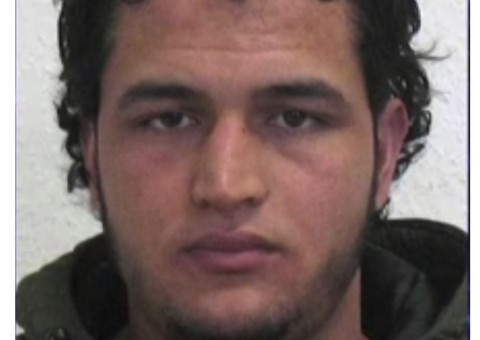 Polícia divulga foto do suspeito de ataque terrorista em mesquita de Berlim 