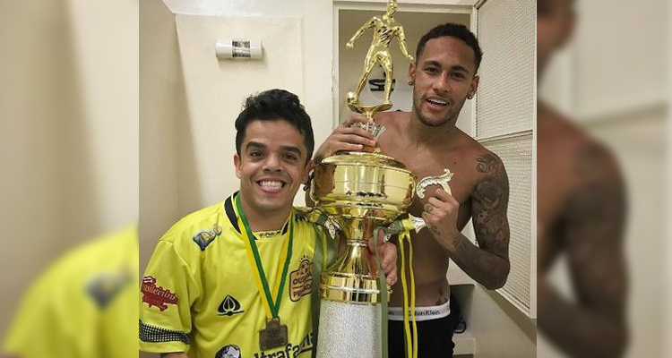 Neymar faz tatuagem suspeita e fãs questionam: "Bruna Marquezine"?