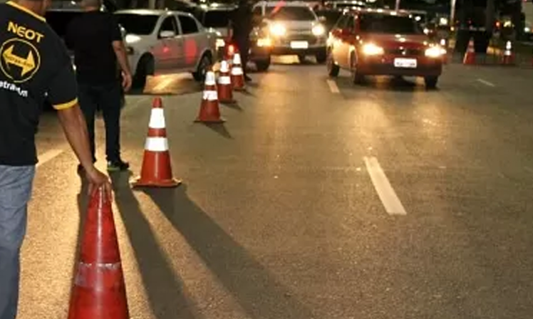 Em blitz, médico é preso após agredir cabo da PM em Manaus