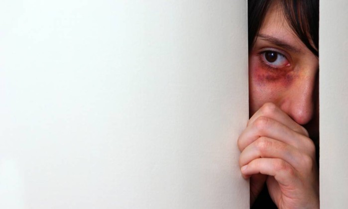 Juíza pergunta a vítima de estupro se ela ‘tentou fechar as pernas’ 