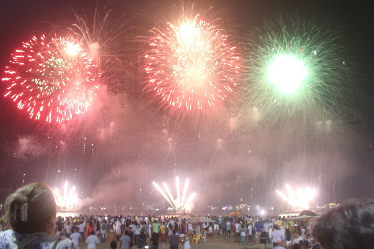 FOTOS: Veja imagens da festa de Reveillon em Manaus