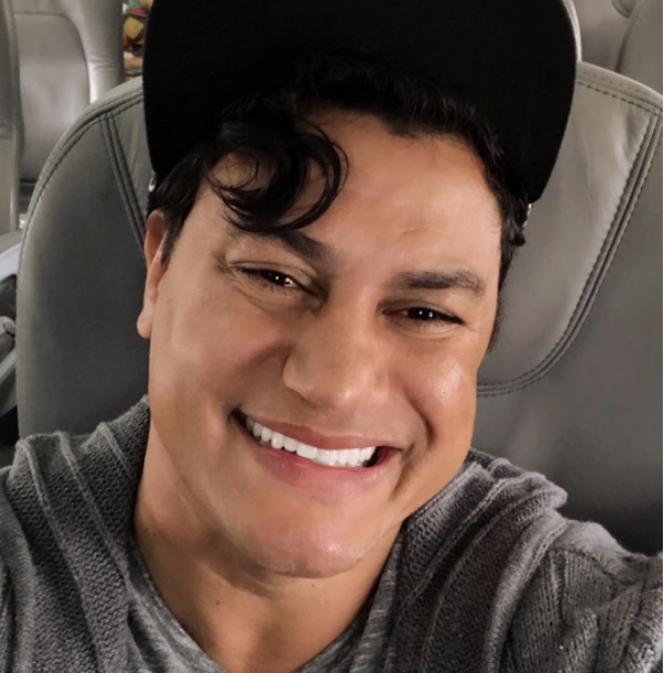 Popó muda visual e vira piada na internet