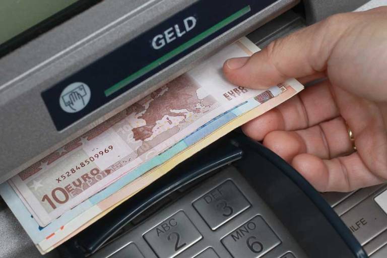 País europeu dá dinheiro aos cidadãos até 2019