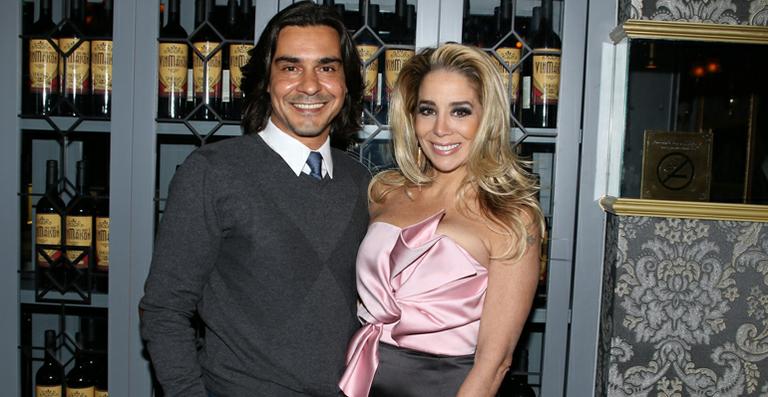 Danielle Winits disse estar grávida para ter prioridade em voo que fez pouso em Manaus