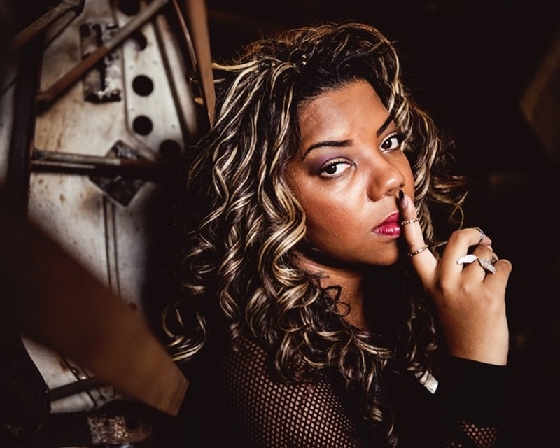 Ludmilla revolta fãs ao fazer menina de 11 anos chorar