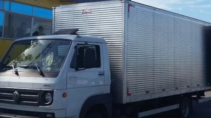 Caminhão usado para transportar corpos de massacre foi emprestado pela Seduc