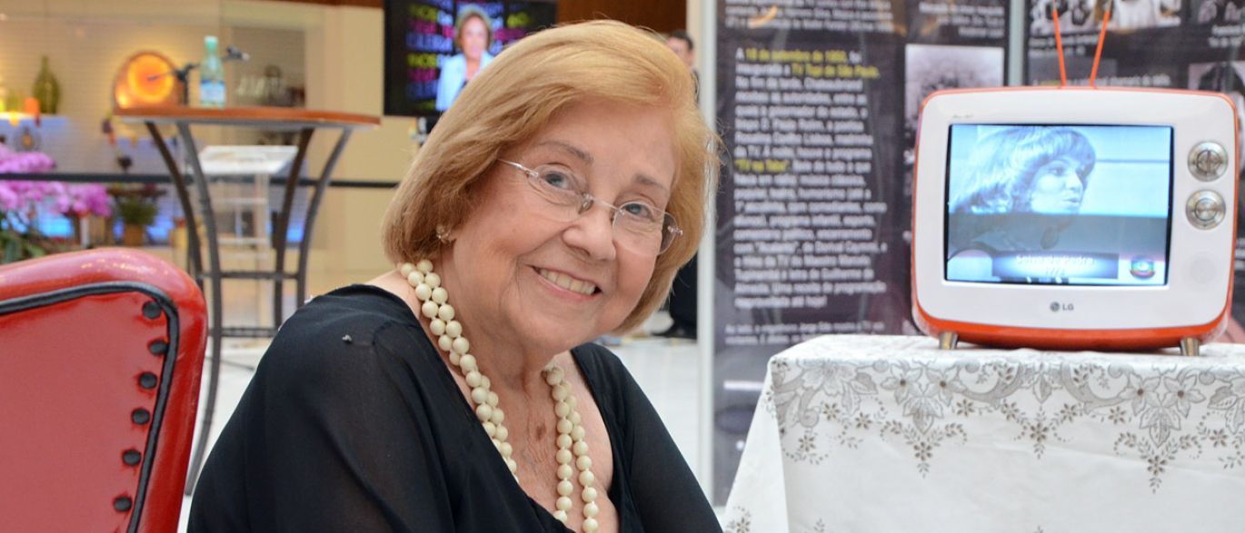 Aos 88 anos morre atriz que deu primeiros beijos da TV brasileira