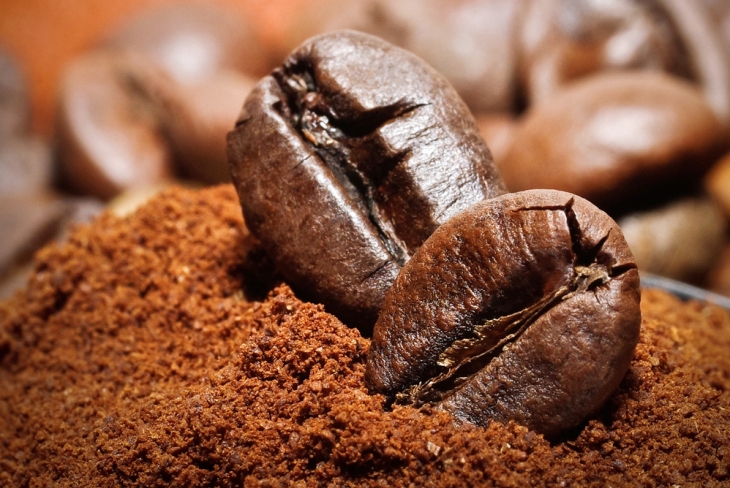 Descubra se a cafeína ajuda ou atrapalha a enxaqueca 