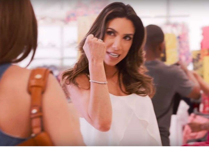 Patrícia Abravanel aparece na Globo chamando pai de pão duro