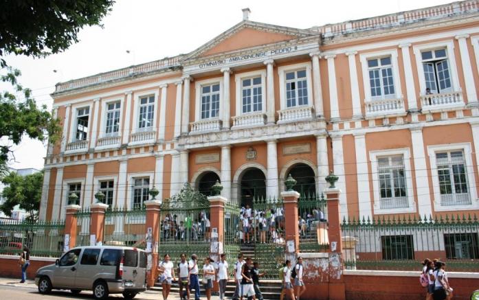 Rede pública de ensino inicia período de transferência escolar  