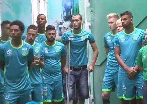 Com zagueiro Neto de muletas, Chapecoense apresenta time para 2017