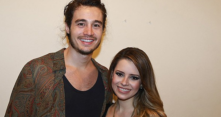 Tiago Iorc elogia Sandy e marido da cantora rebate