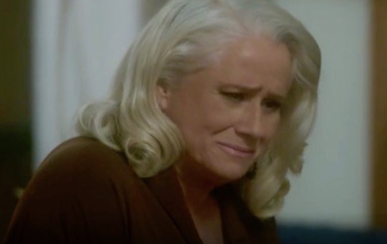 'A Lei do Amor': Magnólia é desmascarada e leva surra até de Tião