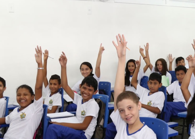 Mais de 23 mil alunos da rede pública fazem transferência via aplicativo e site neste sábado