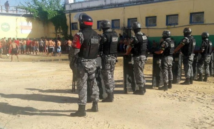 Presos arrancaram coração de colegas durante rebelião em Manaus