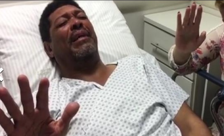 Pastor Valdemiro Santiago leva facadas no pescoço durante culto ao vivo