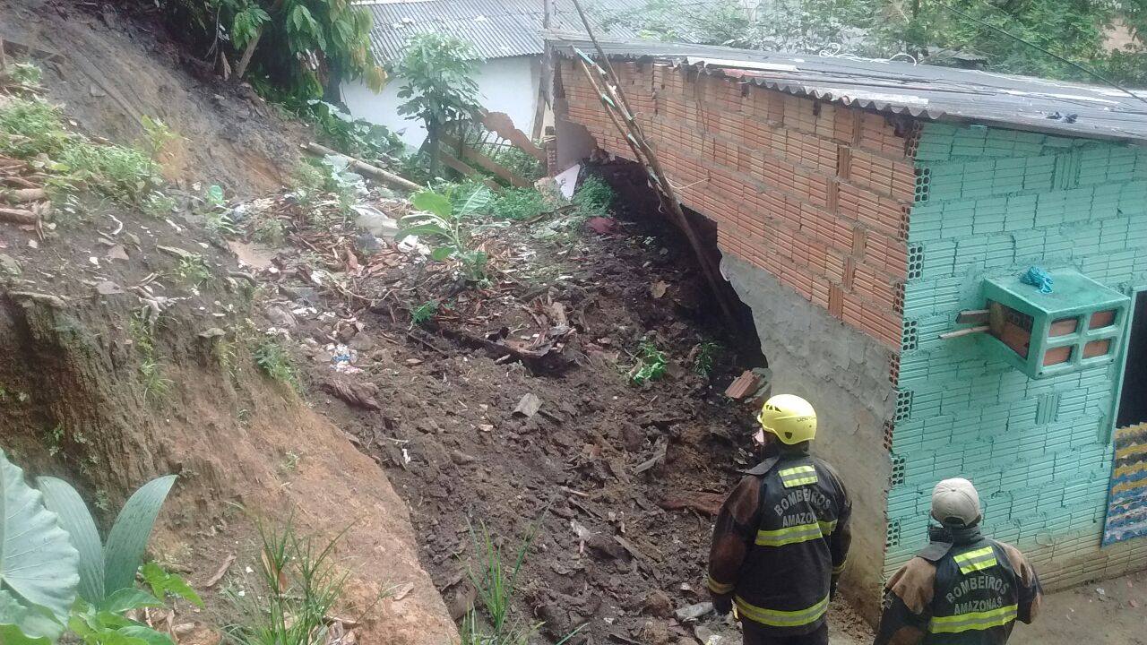 Famílias que moravam em área de risco recebem Auxílio Aluguel         