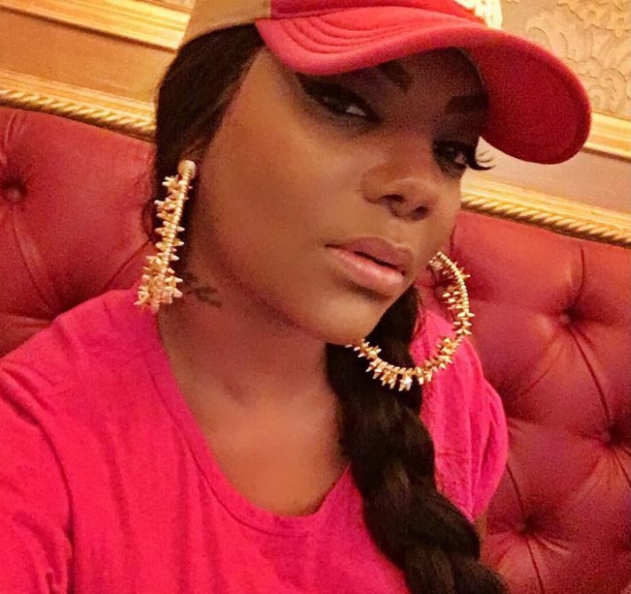 Apresentador chama Ludmilla de 'macaca' ao vivo; veja vídeo